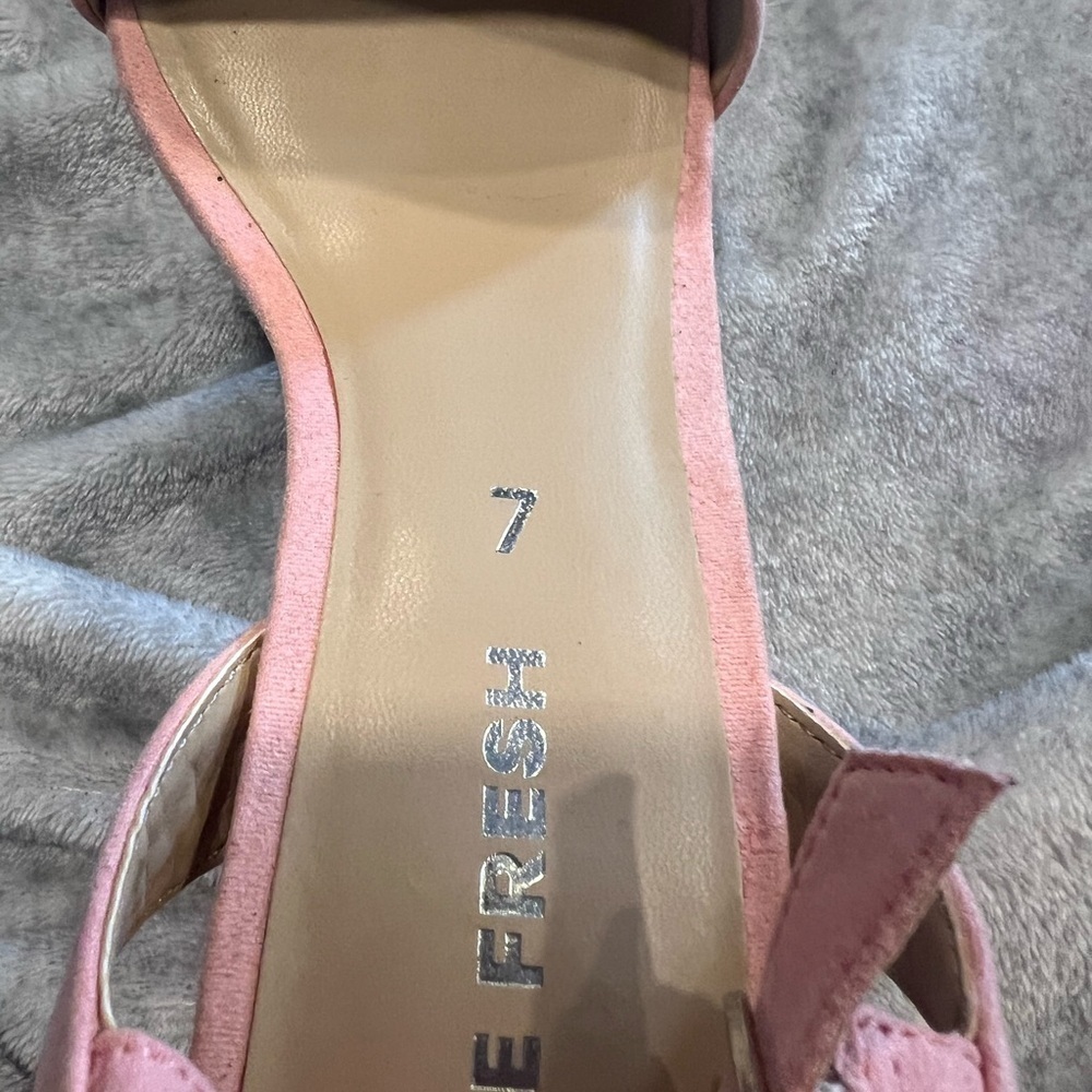 Pink heels - Picture 4 of 7